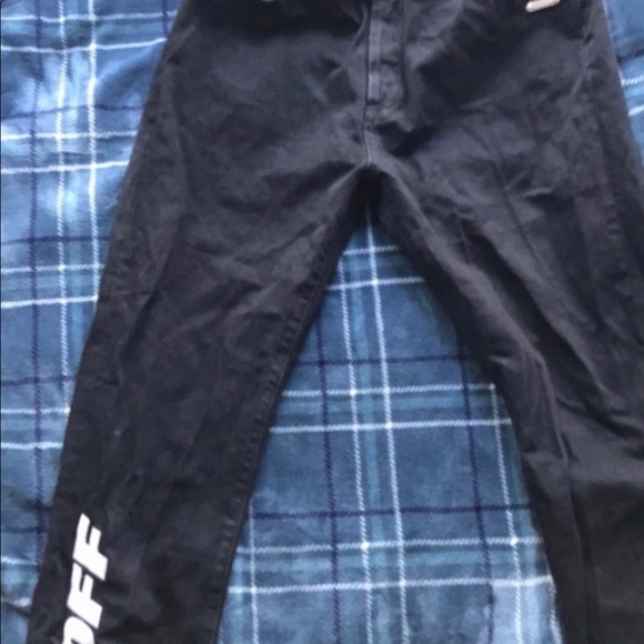 Off-White - Picture 3 of 7